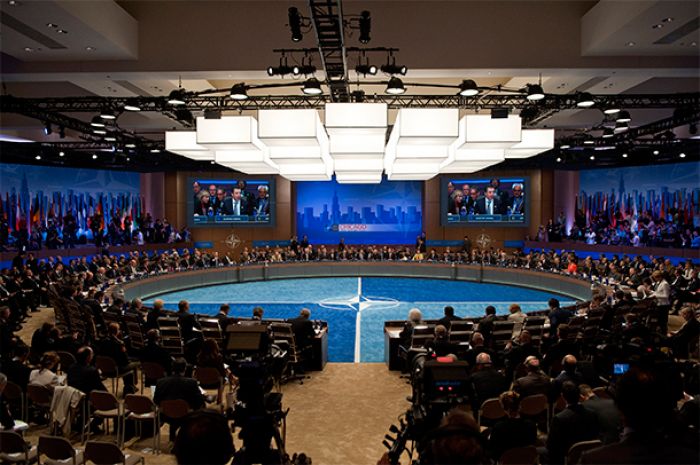 Саммит НАТО пройдет без участия России