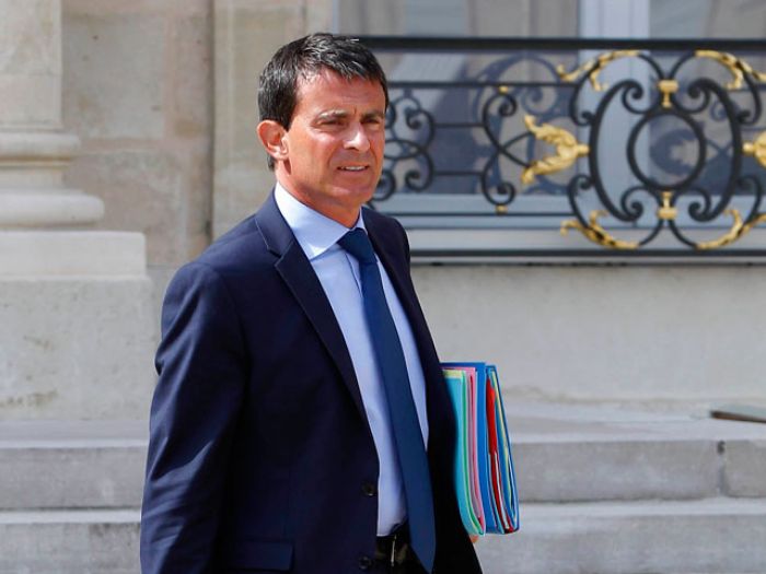 Правительство Франции ушло в отставку 