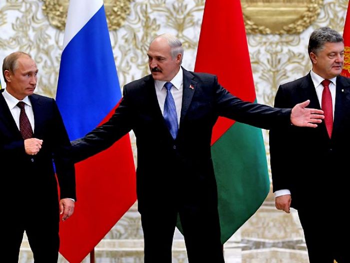 Главы России и Украины провели двустороннюю встречу в Минске