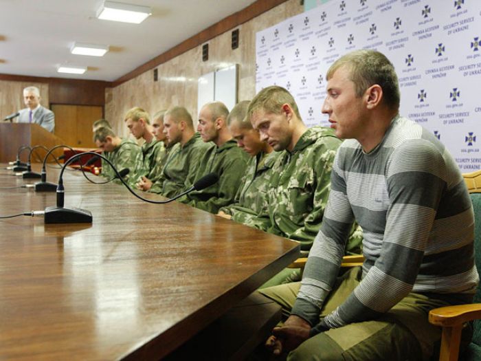 В Киеве прошла пресс-конференция задержанных российских десантников