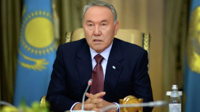 Назарбаев поздравил казахстанцев с Днем Конституции