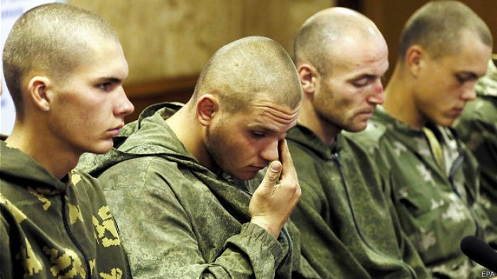 Украина отпустила задержанных российских десантников