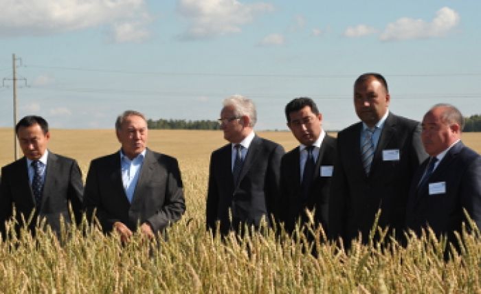 Назарбаев похвалил акима СКО