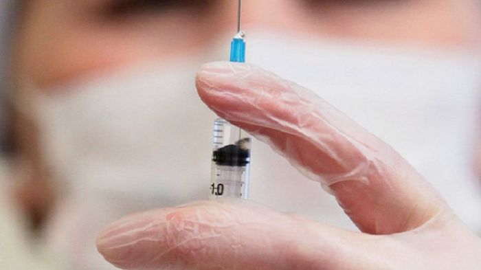 Испытание вакцины от Эбола на добровольцах не выявило побочной реакции