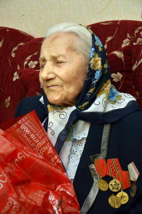 Фронтовой связистке Захаровой исполнилось 90