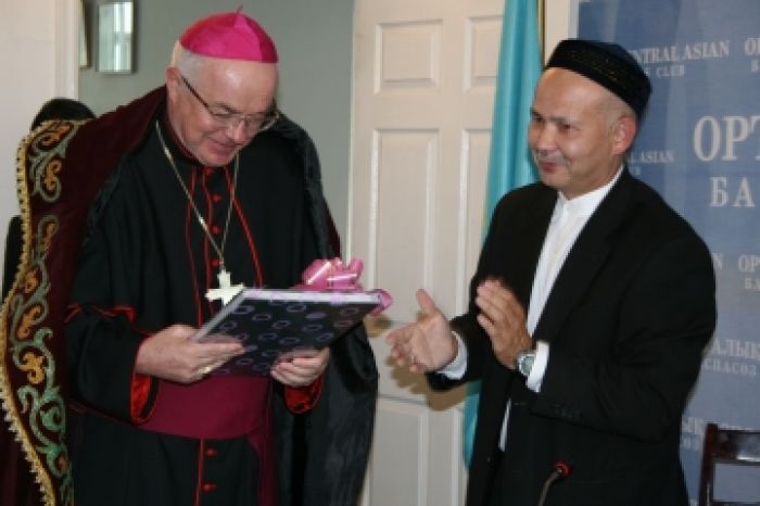 Обвиняемый в педофилии посол Ватикана работал в Казахстане