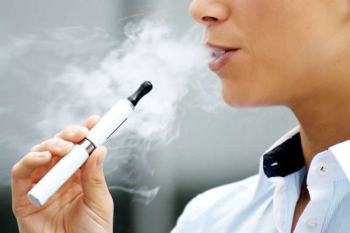 Правительство должно поощрять альтернативы курению - эксперт