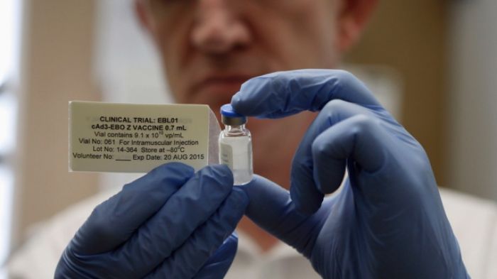 Китай отправил в Африку экспериментальный препарат против Эболы