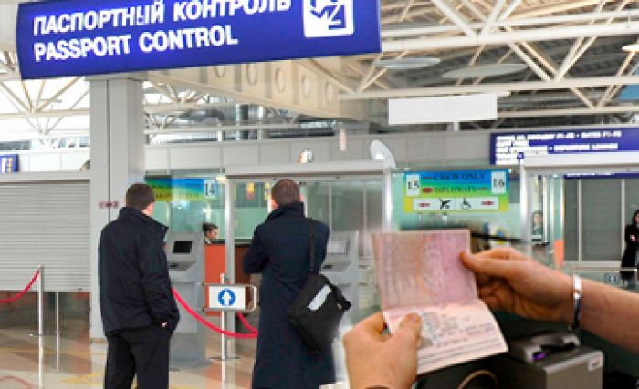 КНБ запретит выезжать за рубеж условно осужденным