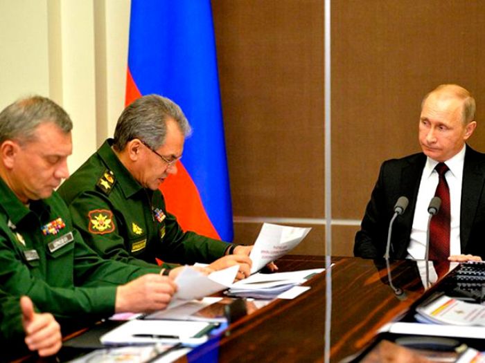 Министр обороны РФ предлагает готовить губернаторов к войне