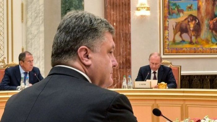 Киев и Москва отрицают, что Путин угрожал Порошенко