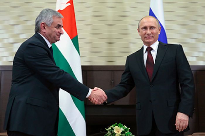 Южная Осетия вслед за Абхазией хочет заключить договор с Россией