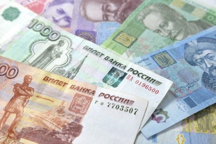 Гривна и рубль в 2014 г. стали самыми слабыми валютами в мире