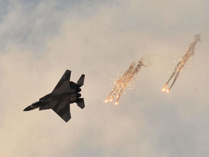 ВВС Израиля нанесли удар по окрестностям Дамаска
