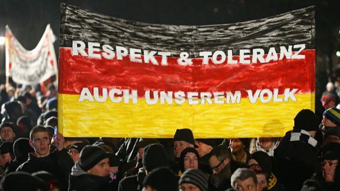 В Германии проходят марши за и против ислама