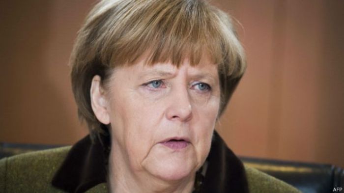 Меркель в разговоре с Путиным осудила обстрел Мариуполя