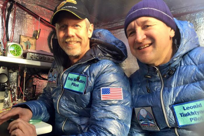 Россиянин и американец поставили рекорд дальности полета на воздушном шаре