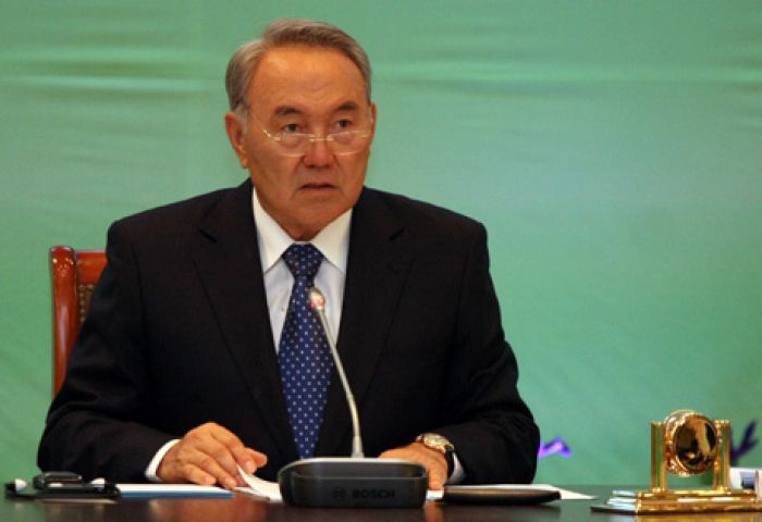 Назарбаев пригрозил министрам судьбой арестованных акимов