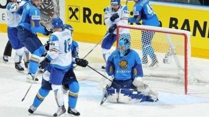 Сборная Казахстана по хоккею вышла в полуфинал Универсиады