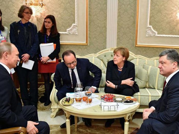 Путин, Порошенко, Меркель и Олланд обсудили ситуацию на Донбассе