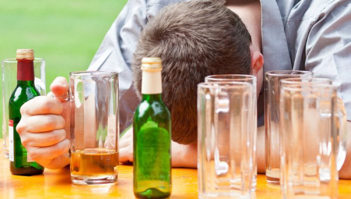 Исследование: люди с низким IQ склонны к злоупотреблению алкоголем