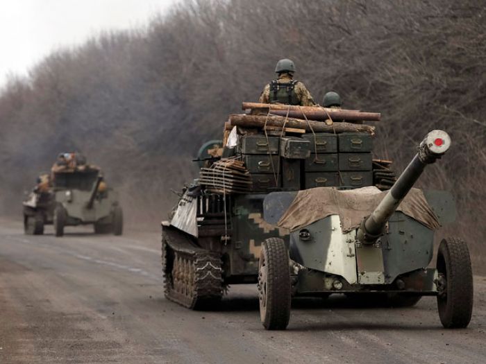 Украина начала отвод тяжелых вооружений от линии разграничения на Донбассе
