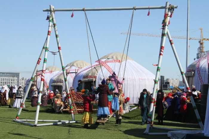 Почти полмесяца отдохнут казахстанцы на праздники в марте