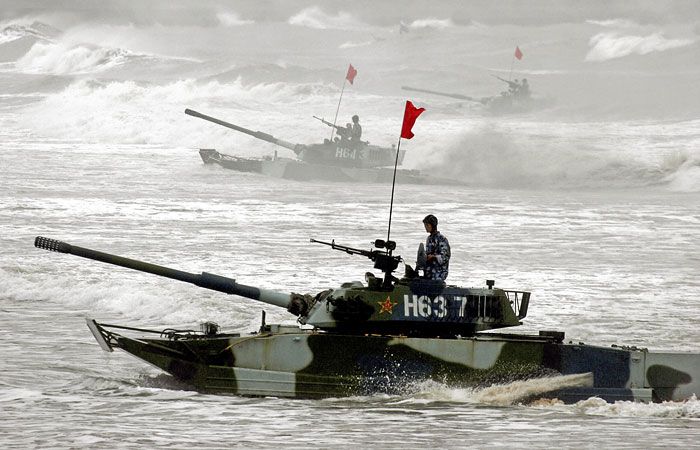 Китай увеличивает военные расходы на 10%