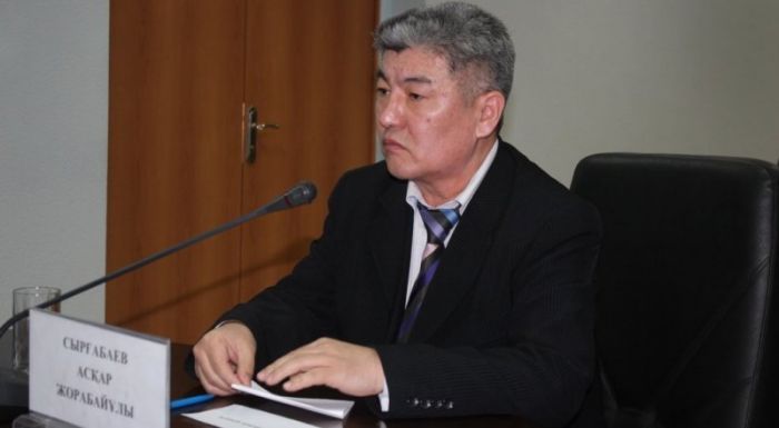 Самовыдвиженец на выборы президента РК Сыргабаев провалил экзамен по гос.языку