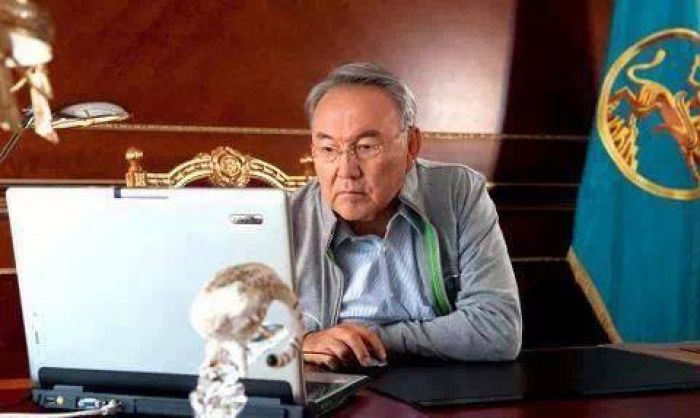 Назарбаев: Старшекласникам предметы должны преподаваться на английском языке