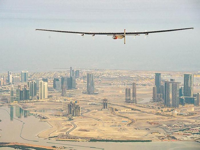 Самолет на солнечных батареях отправился в кругосветное путешествие