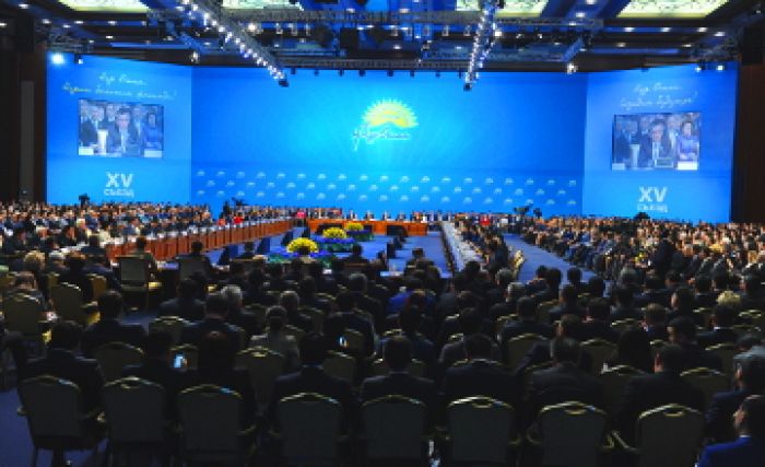 На съезде "Нур Отана" предложено выдвинуть Назарбаева кандидатом в президенты