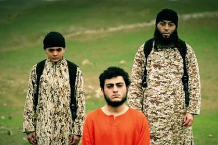 Мальчик из «Исламского государства» казнил предполагаемого агента «Моссада»