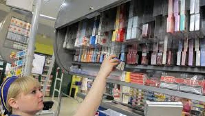 В Беларуси запретят выкладывать сигареты на витрины магазинов