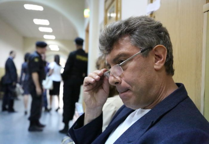 Следователи считают "слабой" версию о мотиве религиозной мести у убийц Немцова