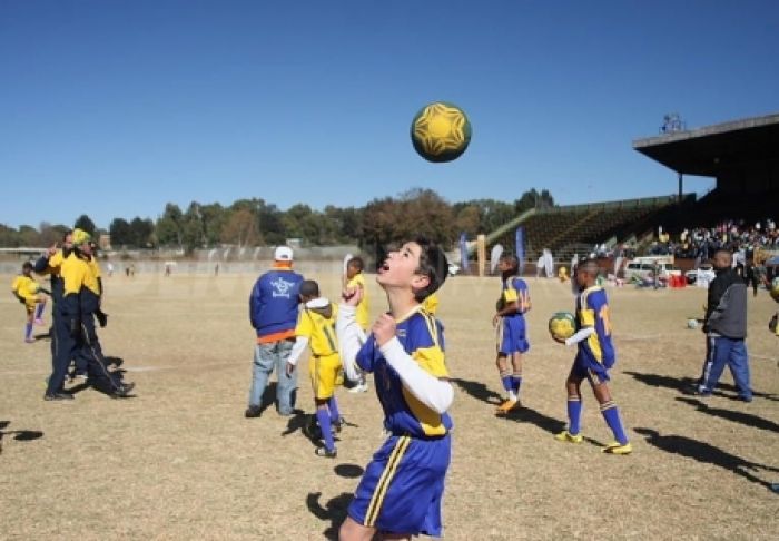 26 юных казахстанских футболистов отправились на учебу в Бразилию