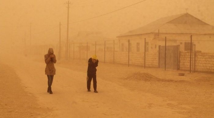 Мангистау накрыла сильнейшая пыльная буря