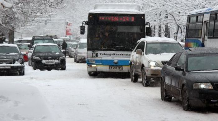 В Алматы из-за непогоды только за час произошло 10 ДТП