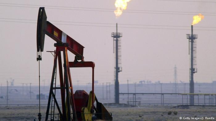 ОПЕК увеличила добычу нефти в условиях низких цен