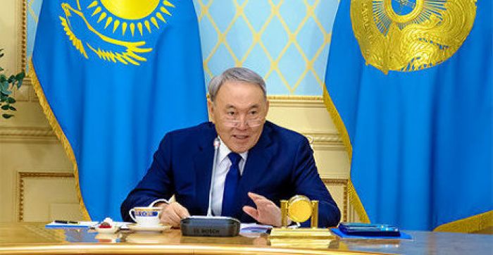 Назарбаев поблагодарил родителей, приучающих своих детей говорить на казахском 