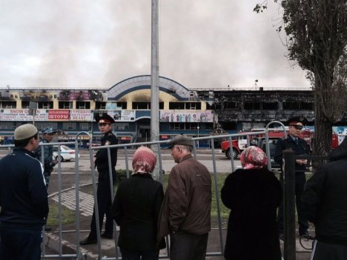 В Алматы сгорел торговый центр «Адем»
