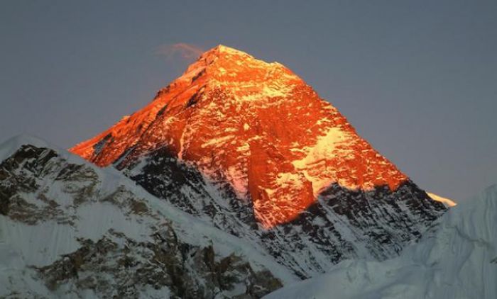 Из-за землетрясения в Непале Эверест стал ниже