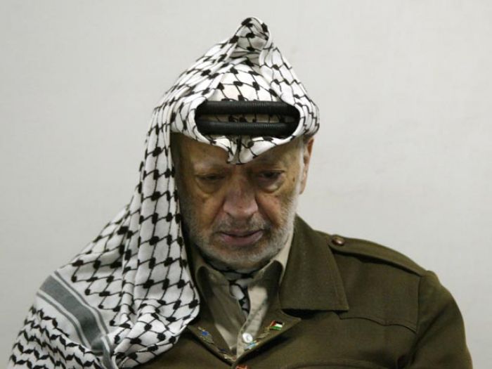 Французские следователи отвергли версию об отравлении Арафата