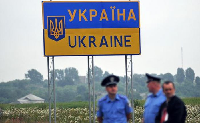 Россия окопалась от Украины стокилометровым рвом