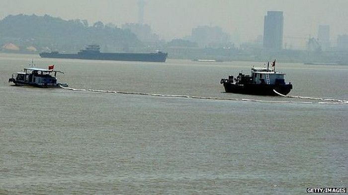 В Китае затонуло судно с 450 пассажирами на борту