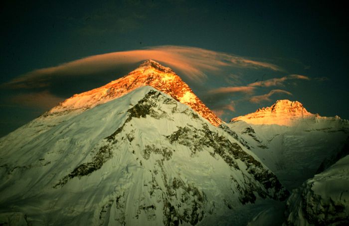 Землетрясение в Непале спровоцировало сдвиг Эвереста