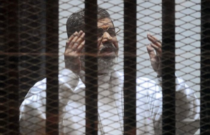 Экс-лидера Египта Мурси приговорили к пожизненному сроку за шпионаж