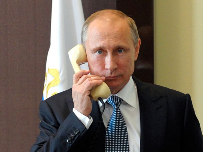 Путин позвонил Обаме по телефону