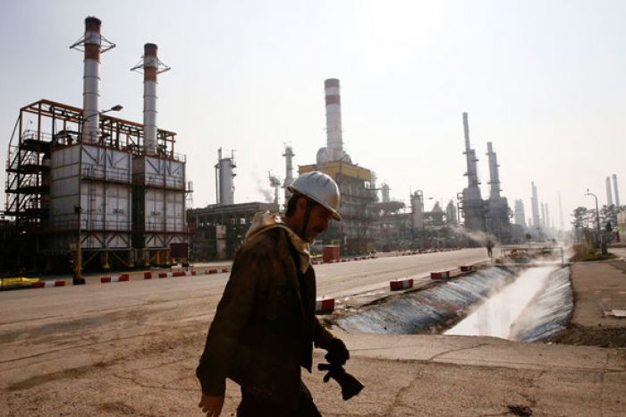 Иран заявил о готовности удвоить экспорт нефти после отмены санкций
