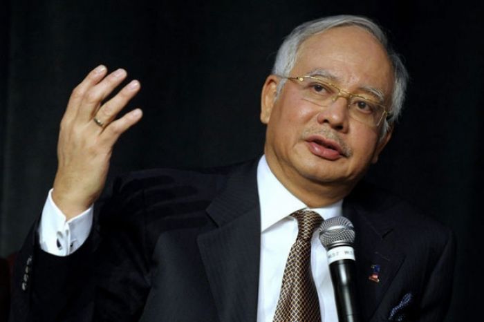 Премьер-министр Малайзии обвинен в коррупции